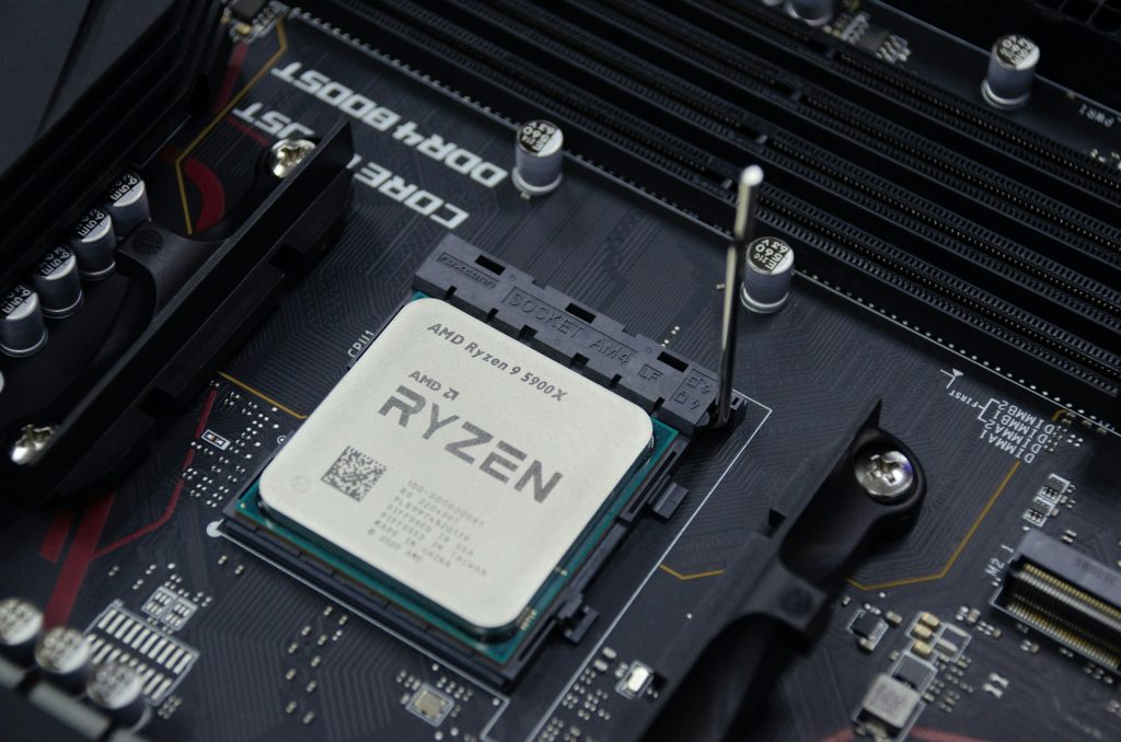 AMD Ataca em Duas Frentes: Novos Ryzen 9000F para Consumidores e Aceleradores MI400 para o Futuro da IA